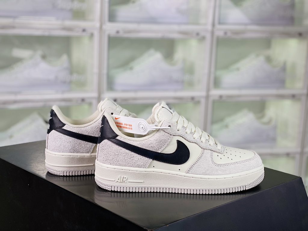 Nike Air Force 1’07 LV8″White/Wolf Gray/Black” Style code: BG5120-315